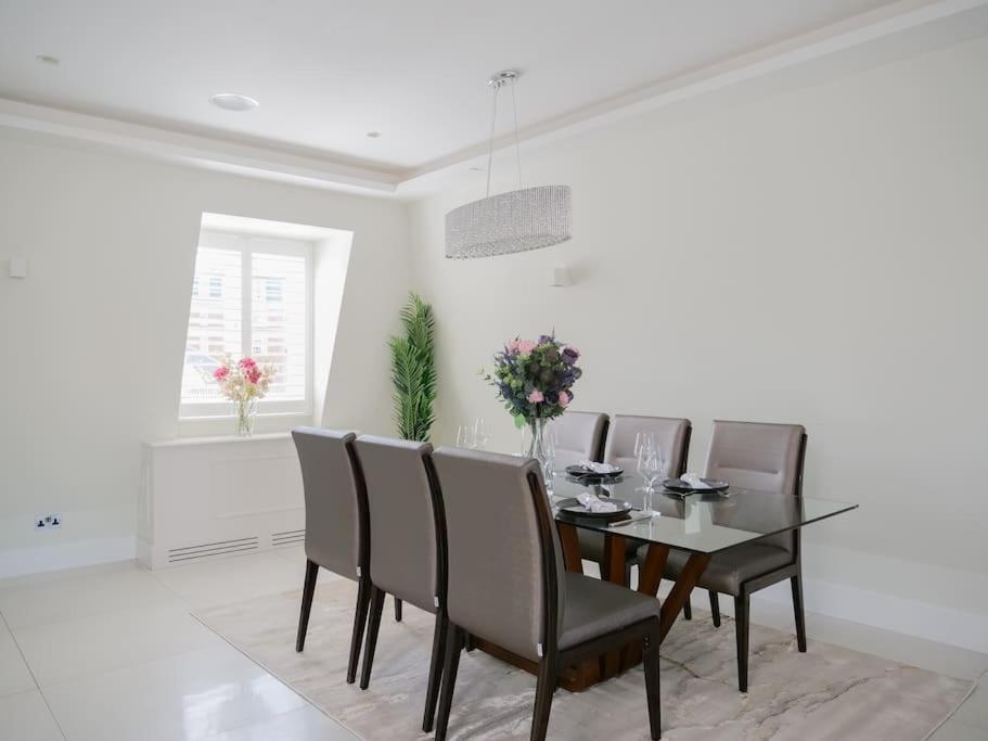 Elegant Penthouse In Prime Location Lejlighed *