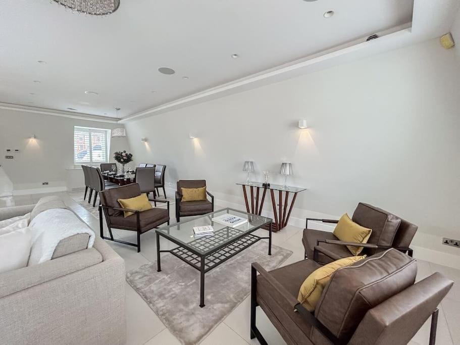 Lejlighed Elegant Penthouse In Prime Location