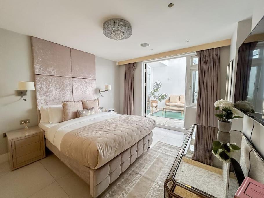 Stylish And Spacious In Prime * Londen