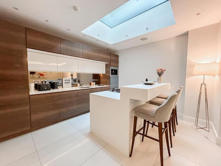 Stylish And Spacious In Prime Appartement