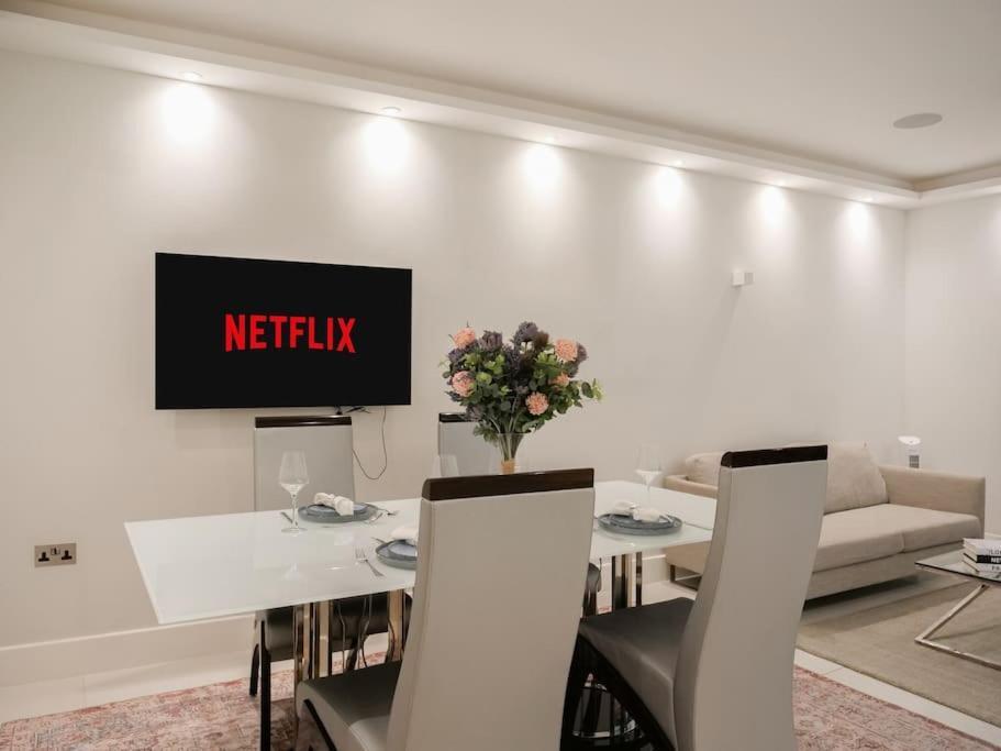 Stylish And Spacious In Prime Londen