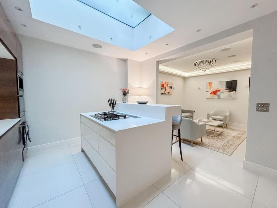 Stylish And Spacious In Prime Appartement *
