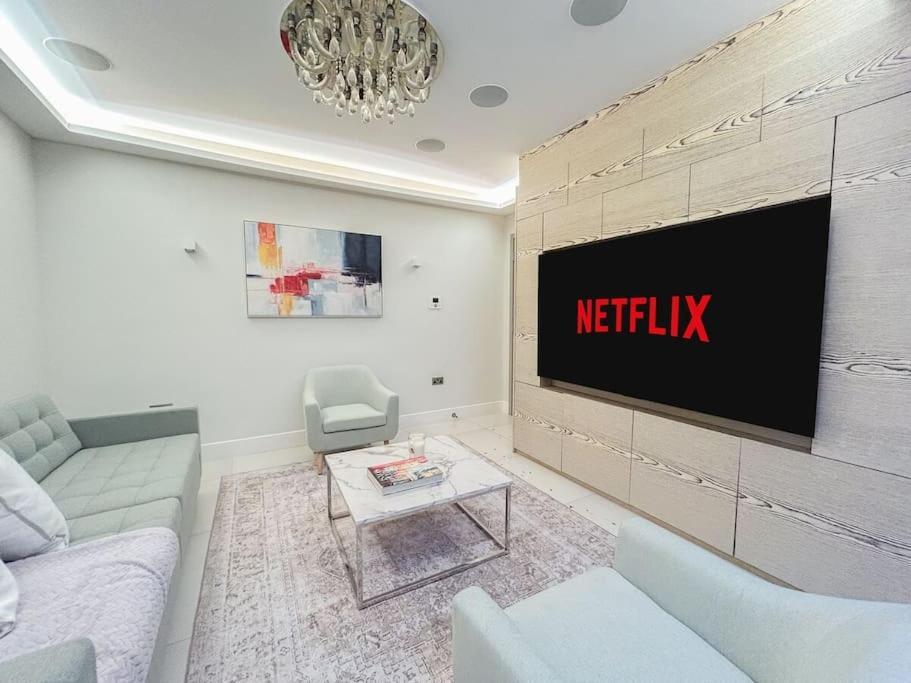 Stylish And Spacious In Prime Appartement Londen