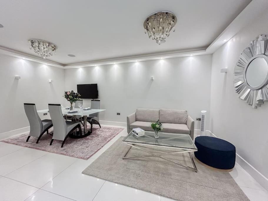 Stylish And Spacious In Prime Appartement Londen