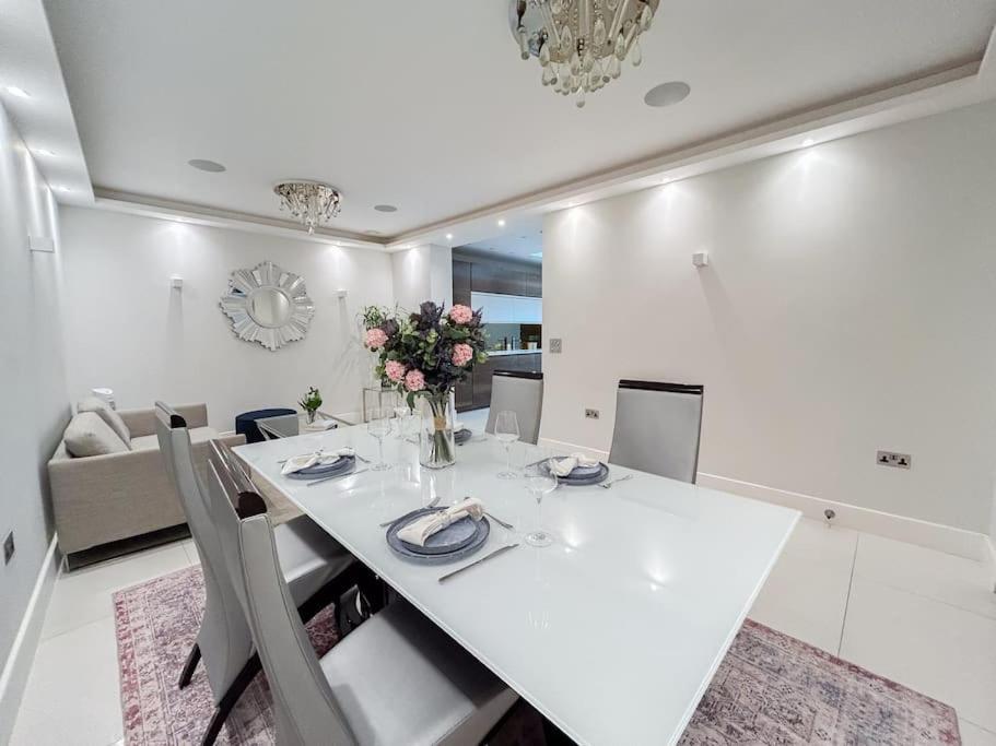 Stylish And Spacious In Prime Appartement