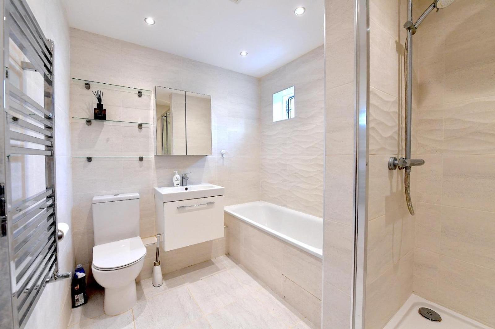 Appartement 2 Bedrooms Sleep 6 Free Parking Londen