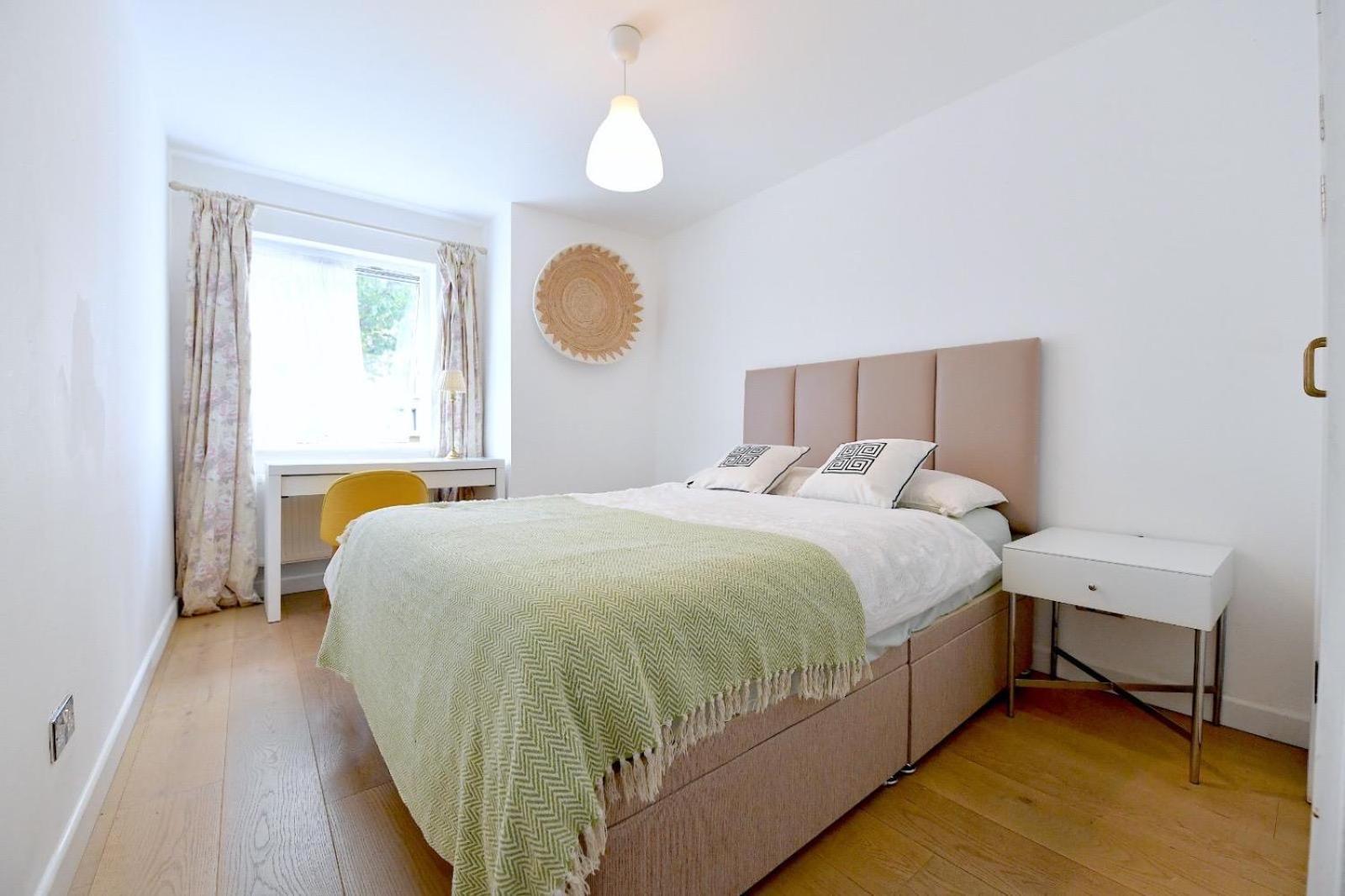 2 Bedrooms Sleep 6 Free Parking Appartement
