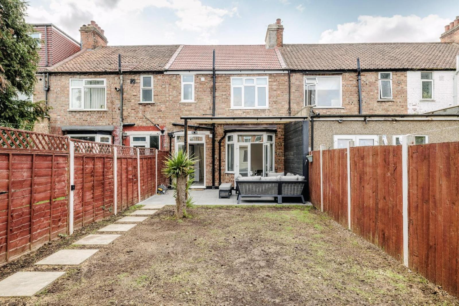 Holiday home Modern With Driveway Parking For 2 Vehicles, Near Tottenham Hotspur Stadium, White Hart Lane Train Station London
