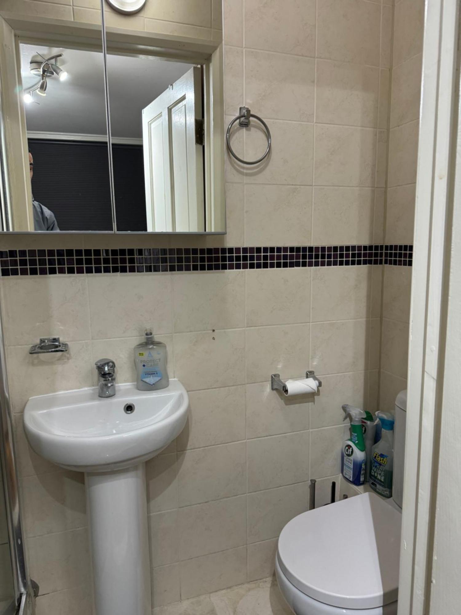 Privat overnatting Double Bed With En-suite & Free Parking In Cricklewood Nw2
