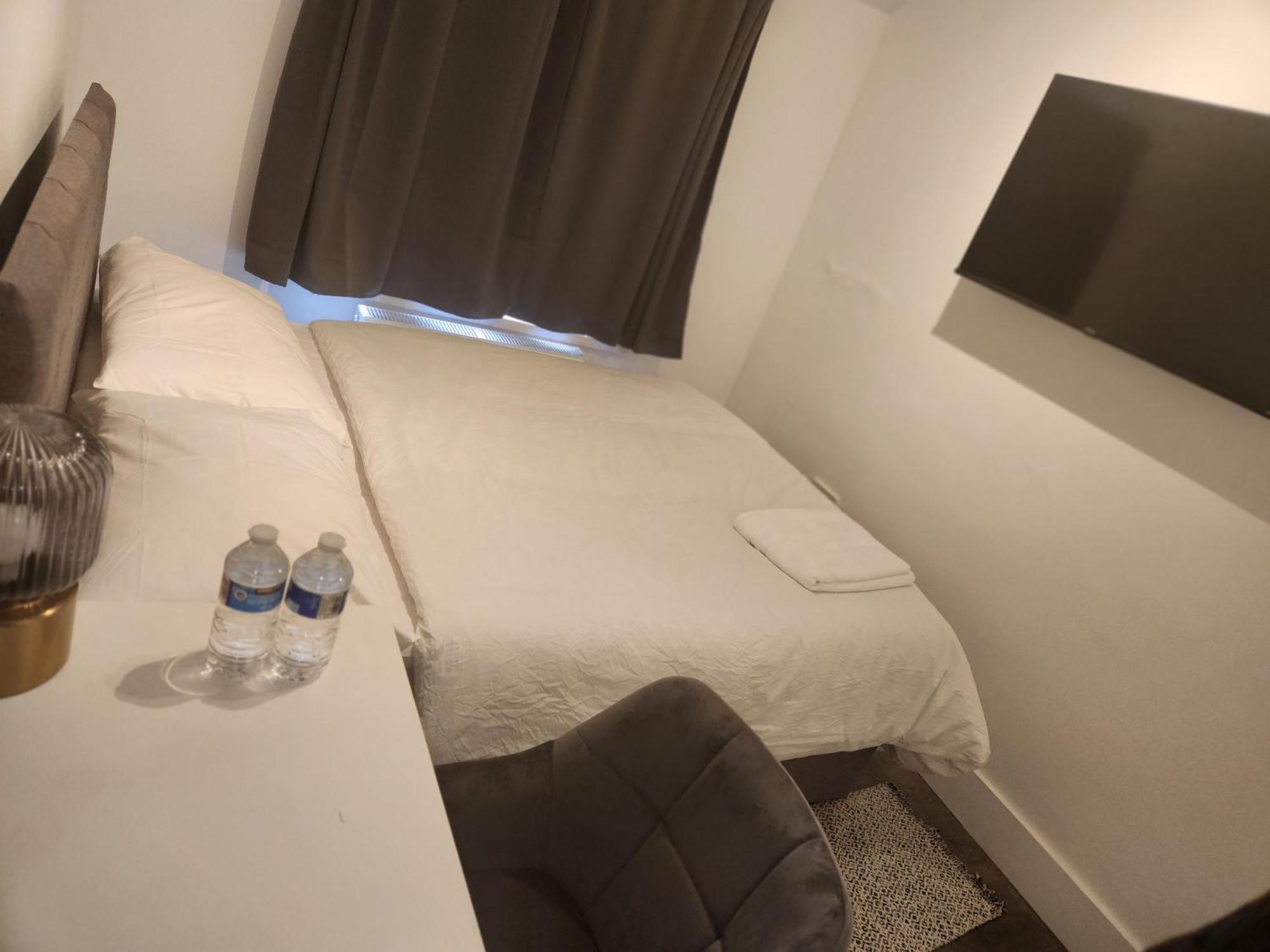Flat With Work Station, Monitor, Smart Tv & Netflix