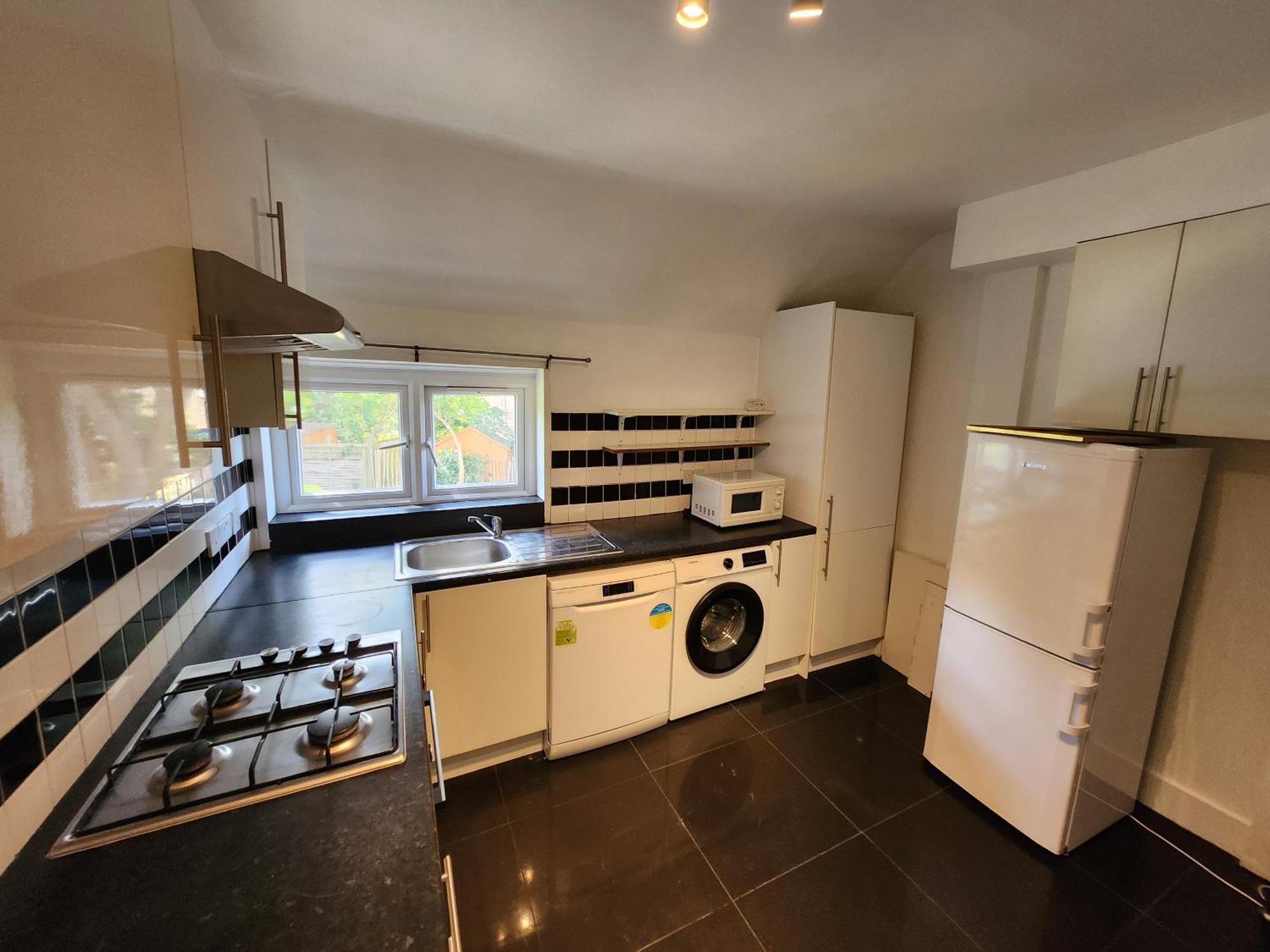 Leilighet Flat With Work Station, Monitor, Smart Tv & Netflix *