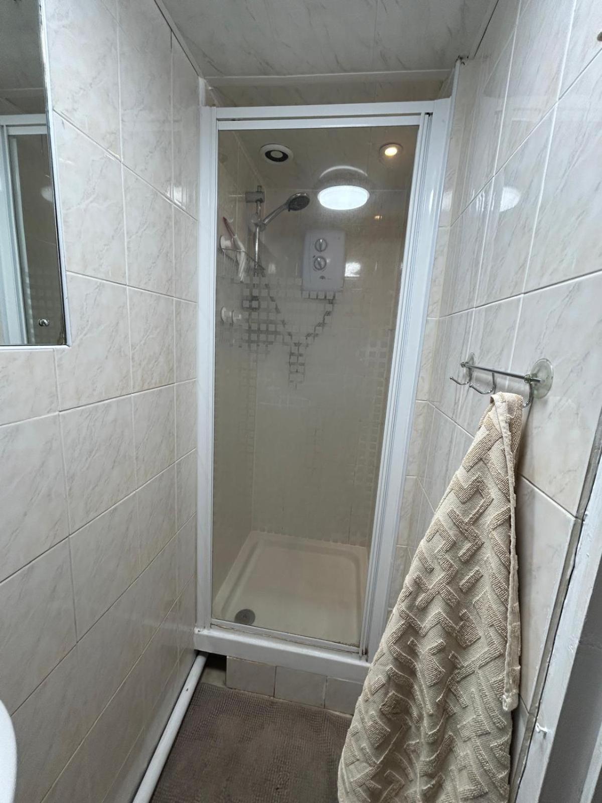 Large Double Bedroom - Posh Area Accommodatie bij particulieren *