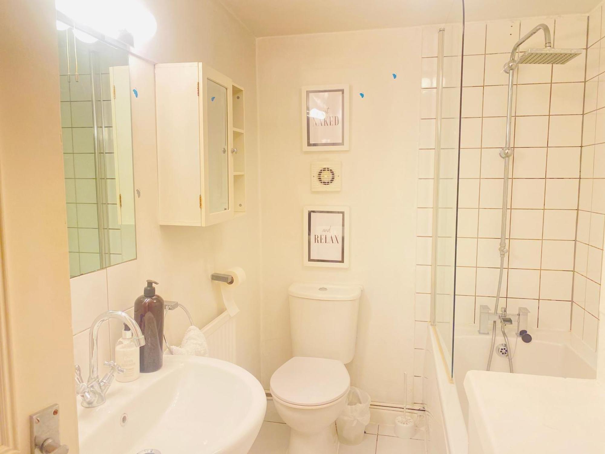 Stunning, Stylish Garden Flat In The Heart Of Wimbledon *
