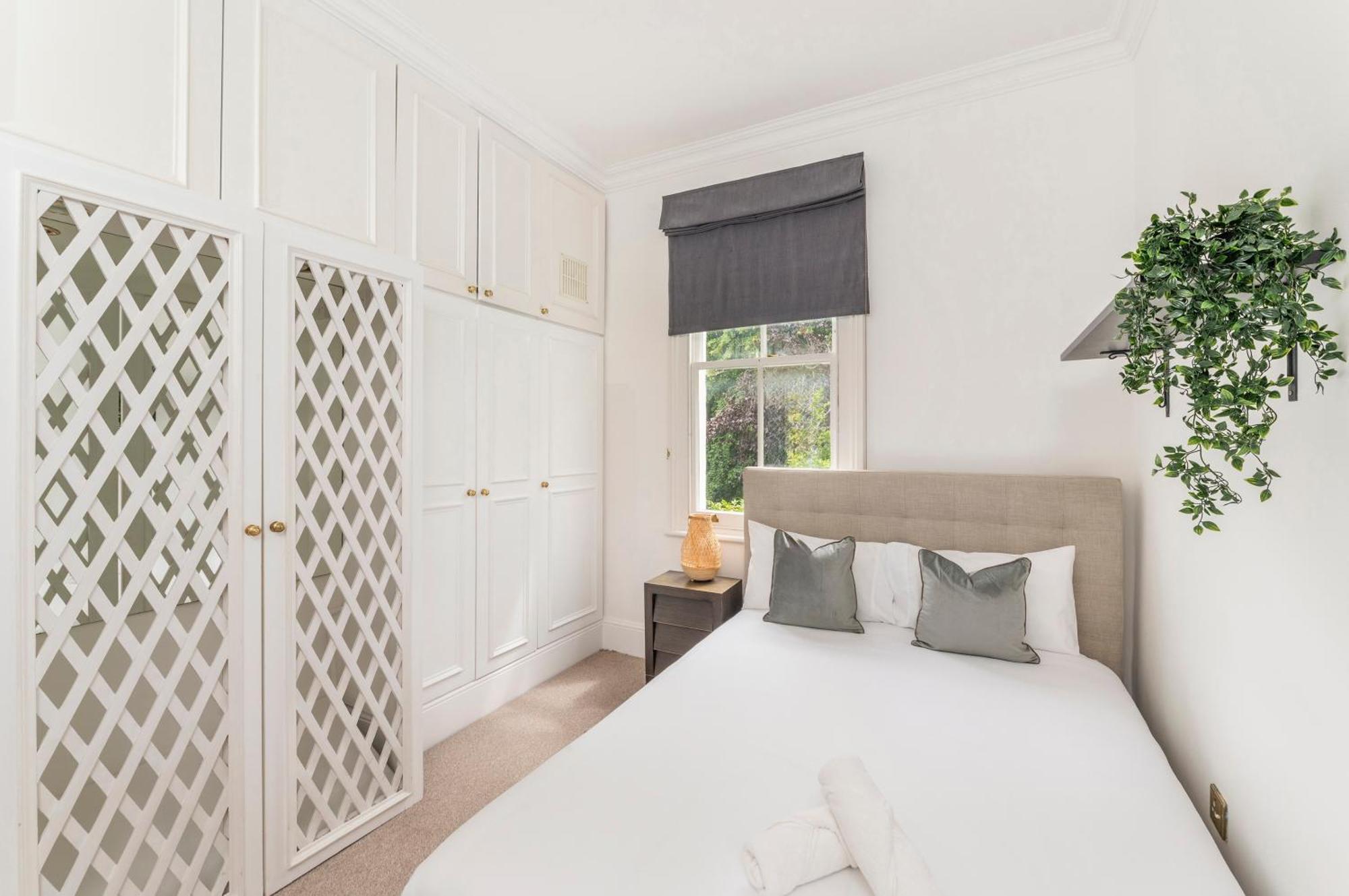 West Collection, Holland Park, Earls Court * London