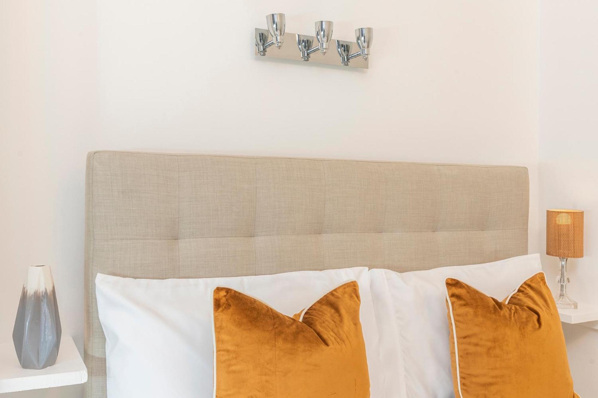 Apartment West Collection, Holland Park, Earls Court London