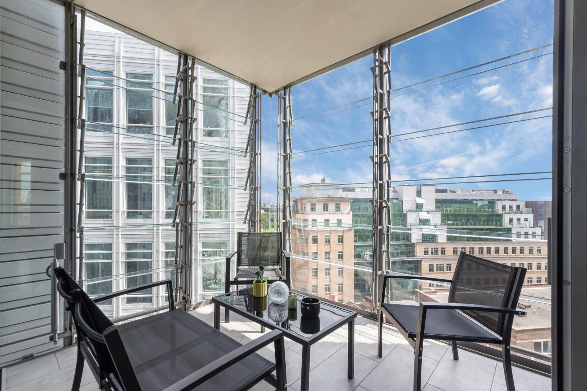 3bed 3bath With 2xbalconies In * London