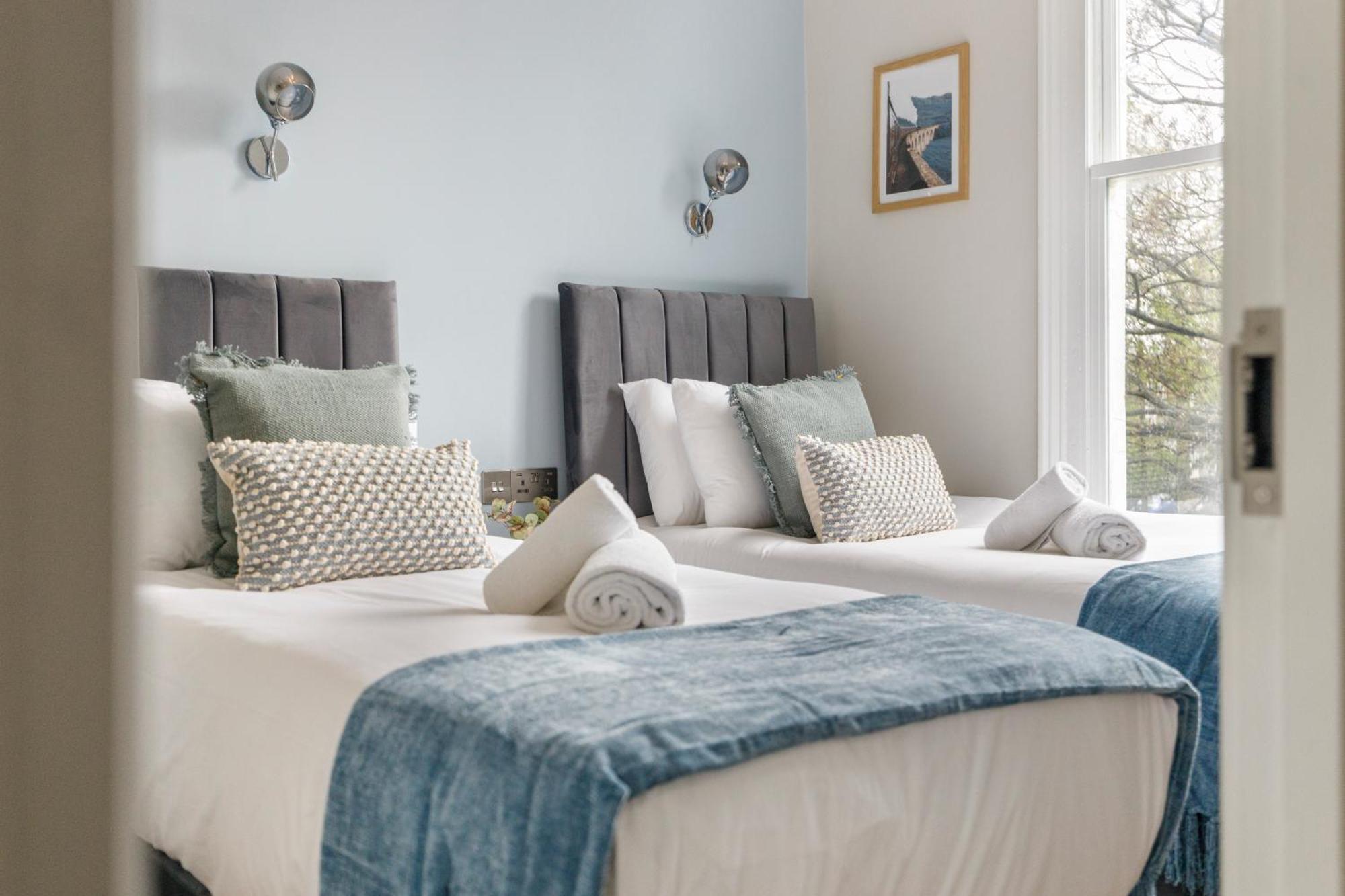Living Refined: With Full Kitchen * Londen