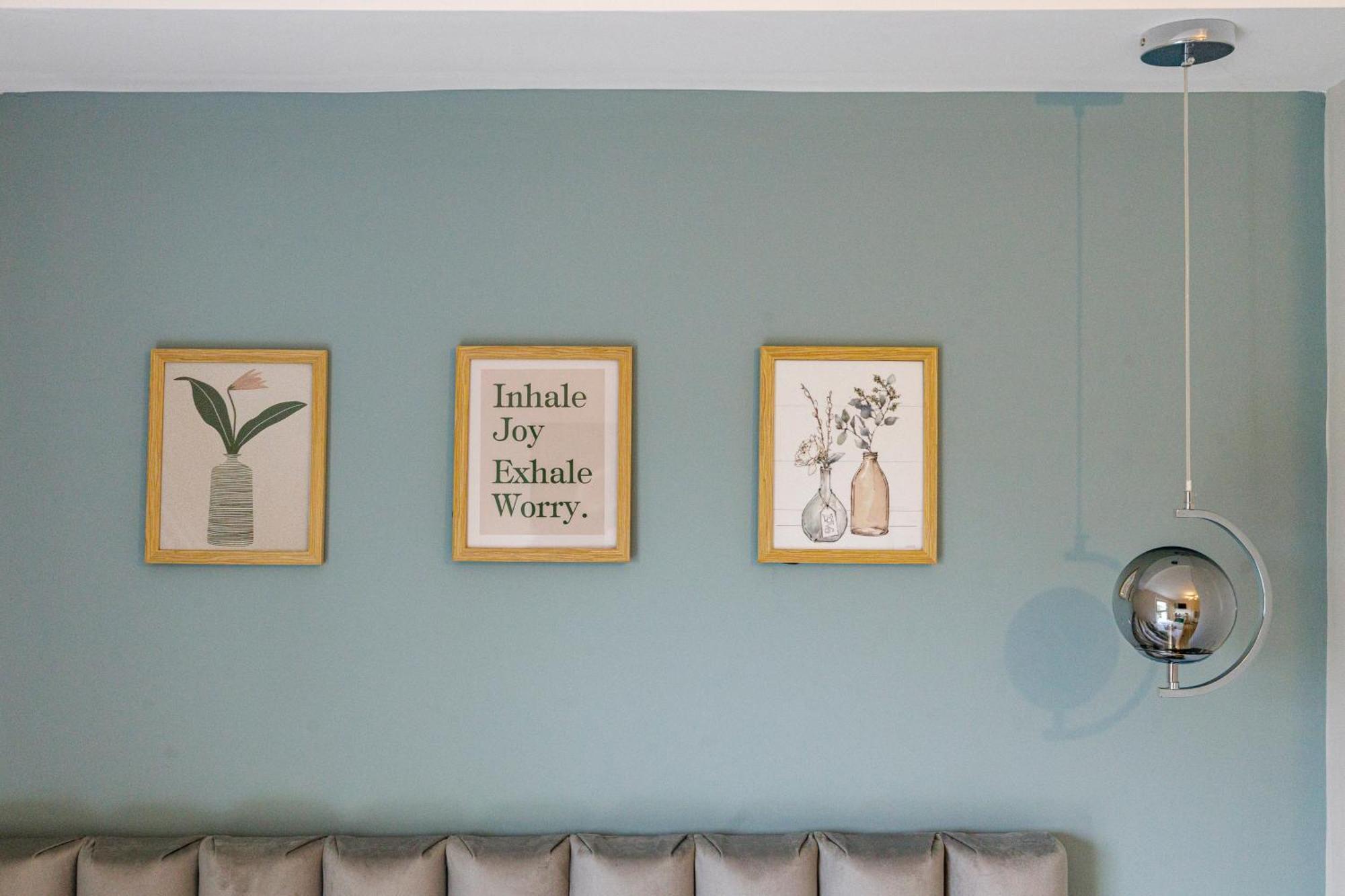Serene Green Getaway Studio With Calming Ambiance Apartment *