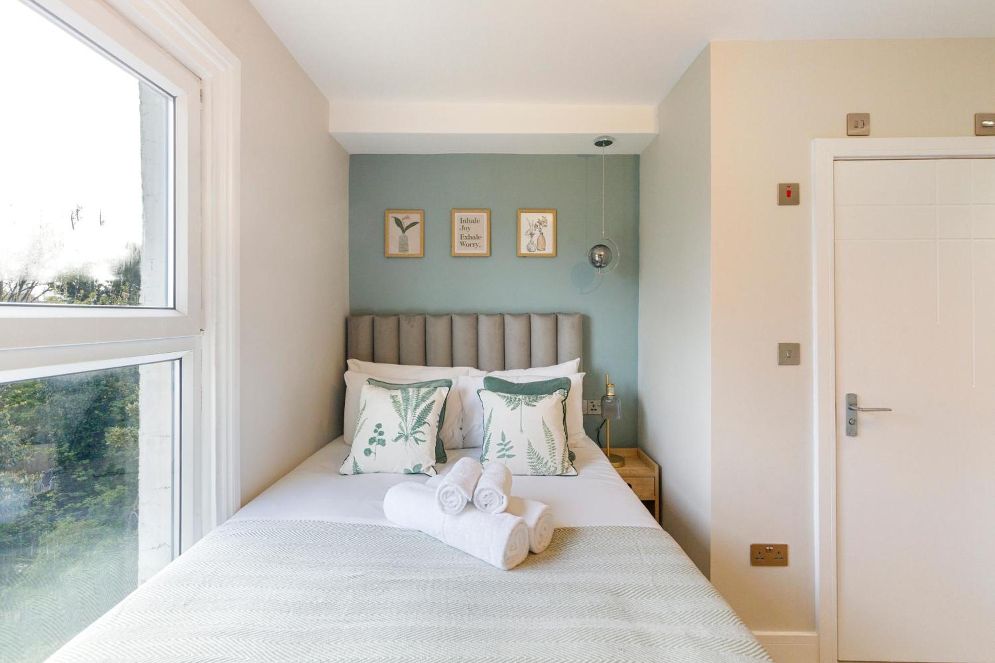 Apartment Serene Green Getaway Studio With Calming Ambiance *