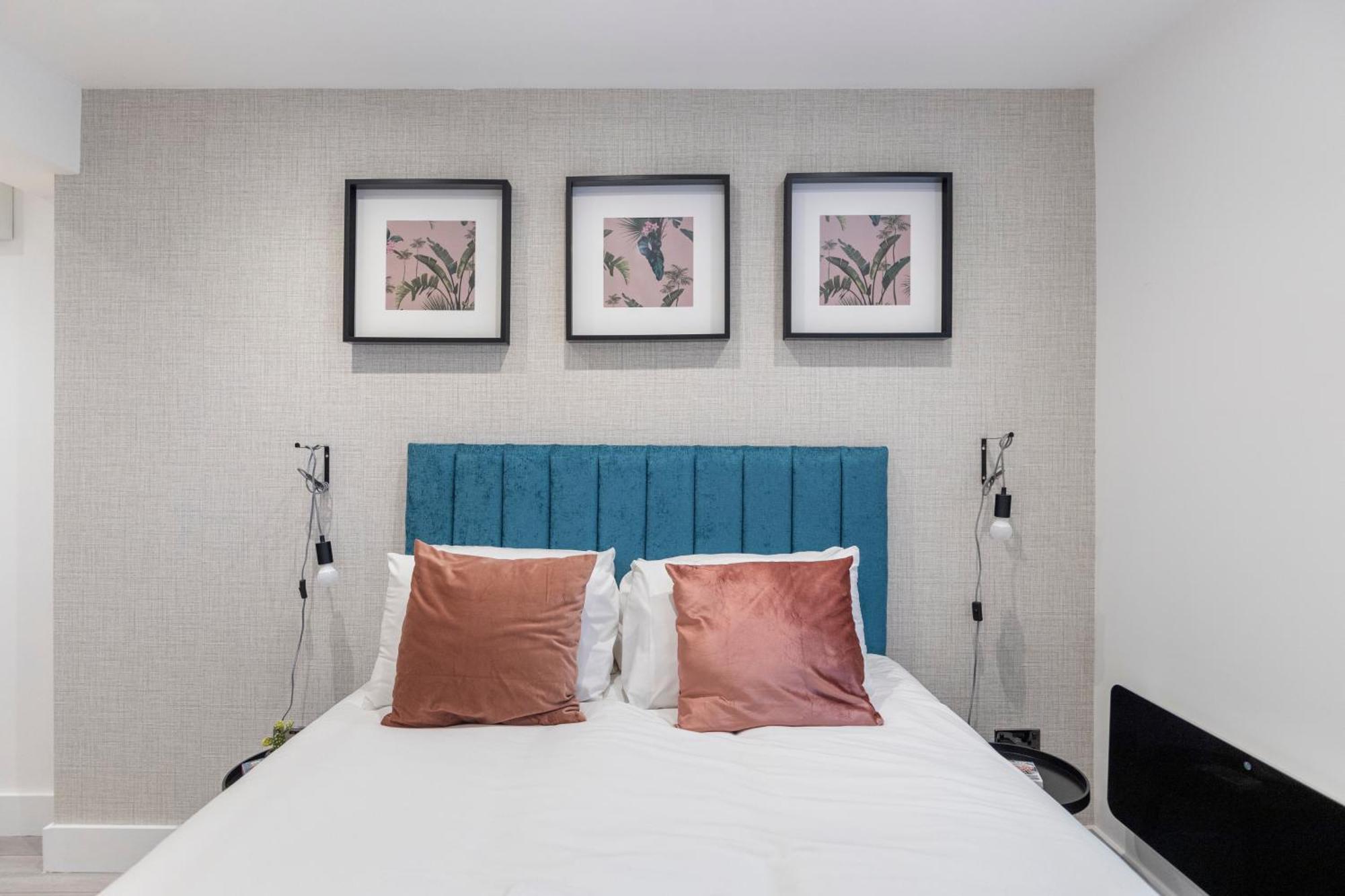 Minimalist Bliss With Refreshing Ambiance Apartment London
