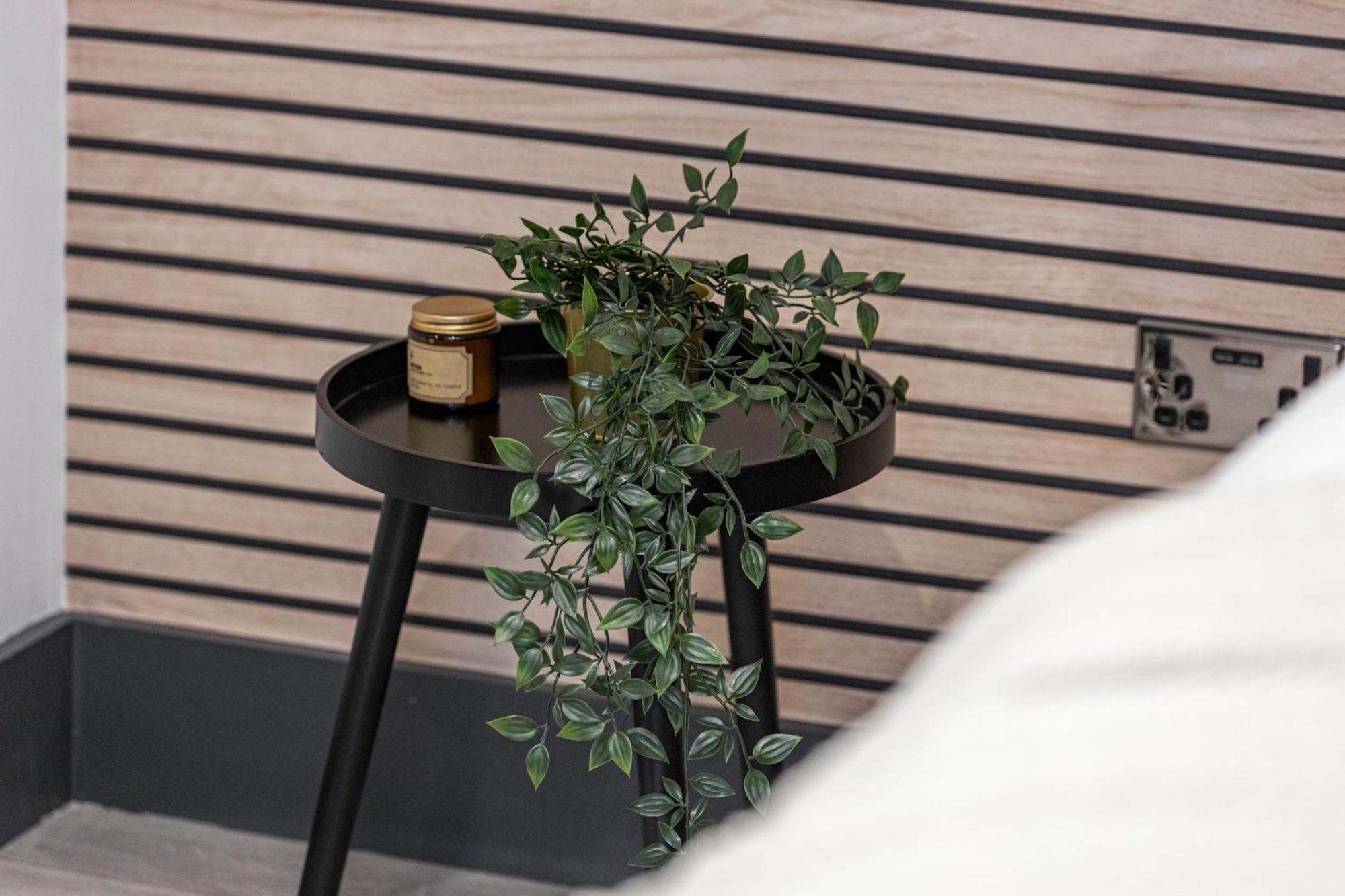 Neutral Zen Serene Sanctuary Lejlighed London