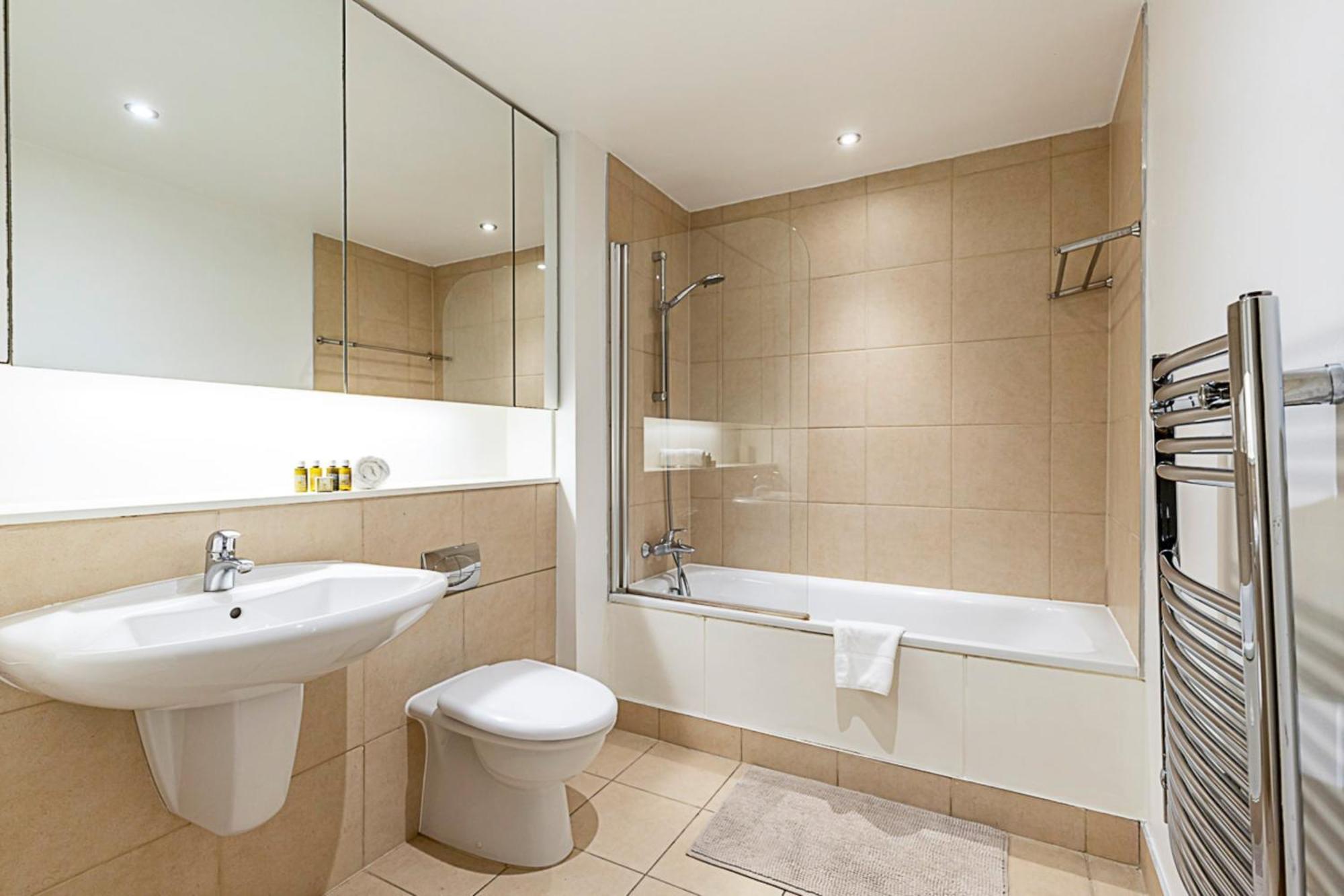 Spacious Modern Flat In Chelsea Harbour * London