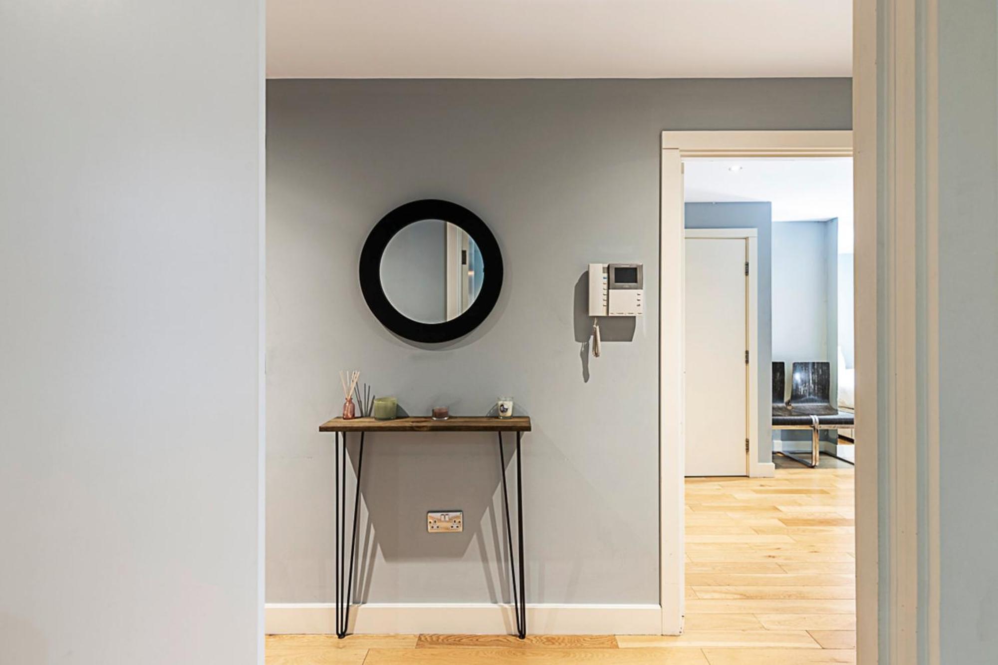 Spacious Modern Flat In Chelsea Harbour London