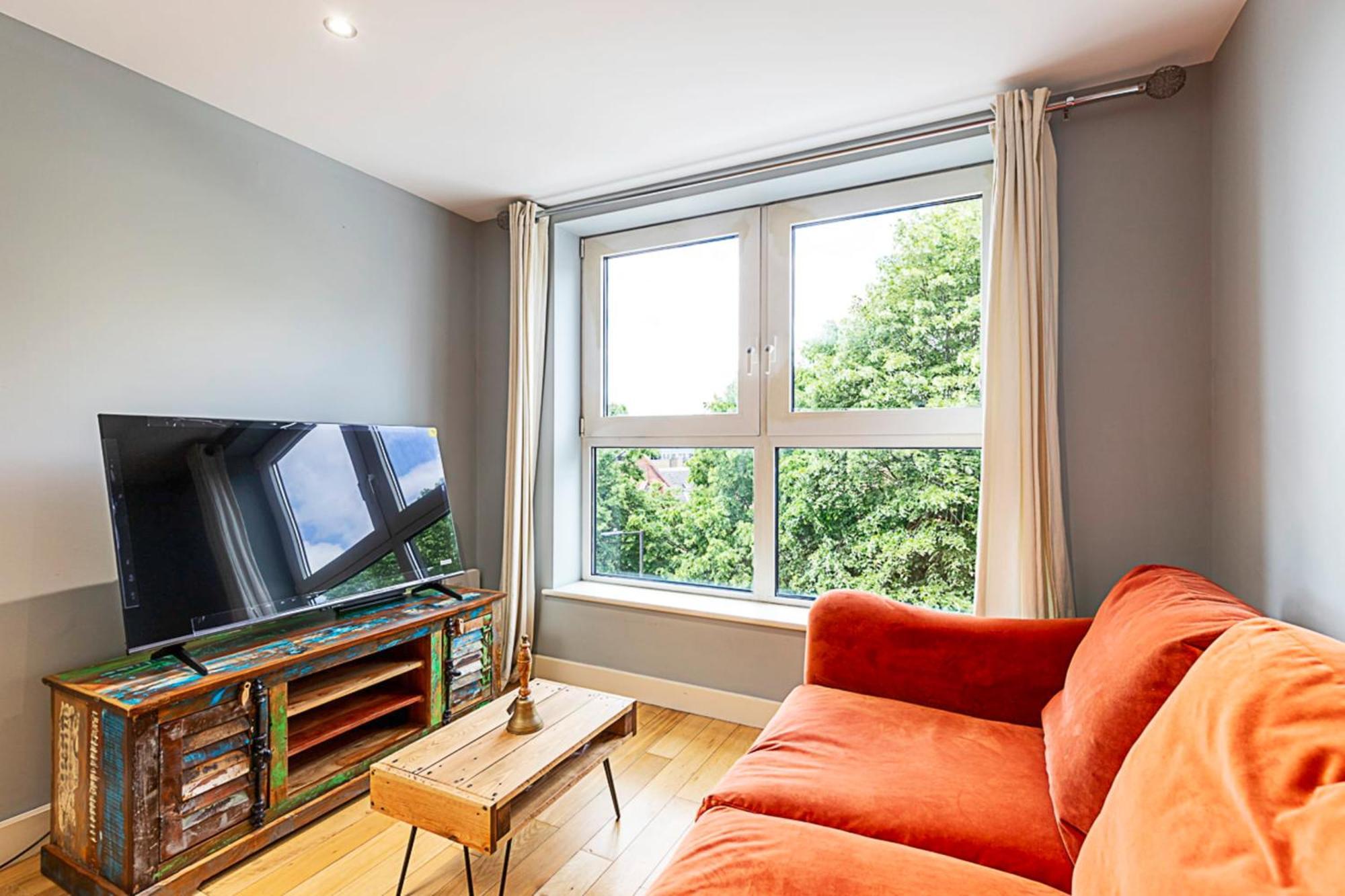 Spacious Modern Flat In Chelsea Harbour Apartment *