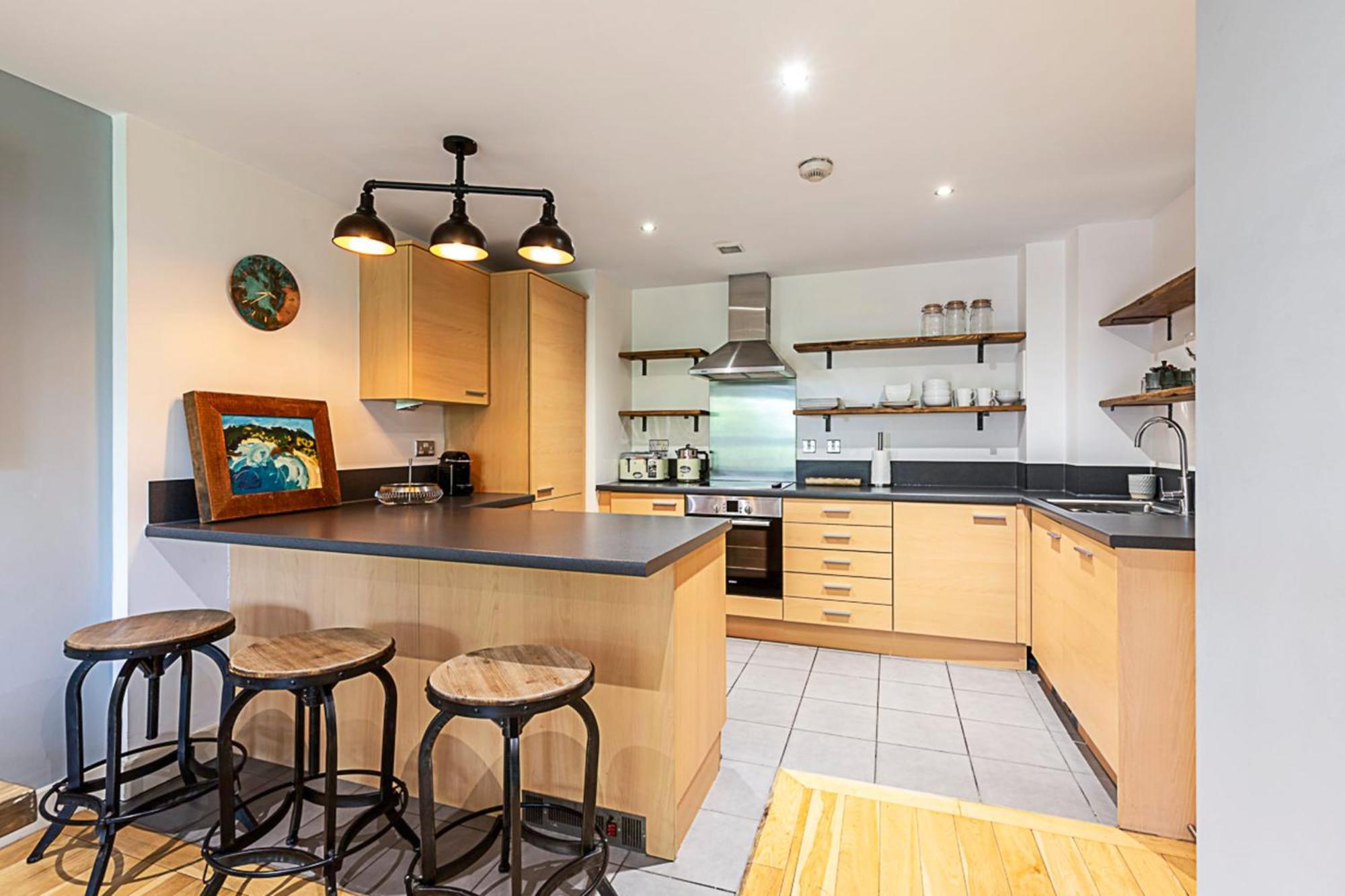 Spacious Modern Flat In Chelsea Harbour Apartment London