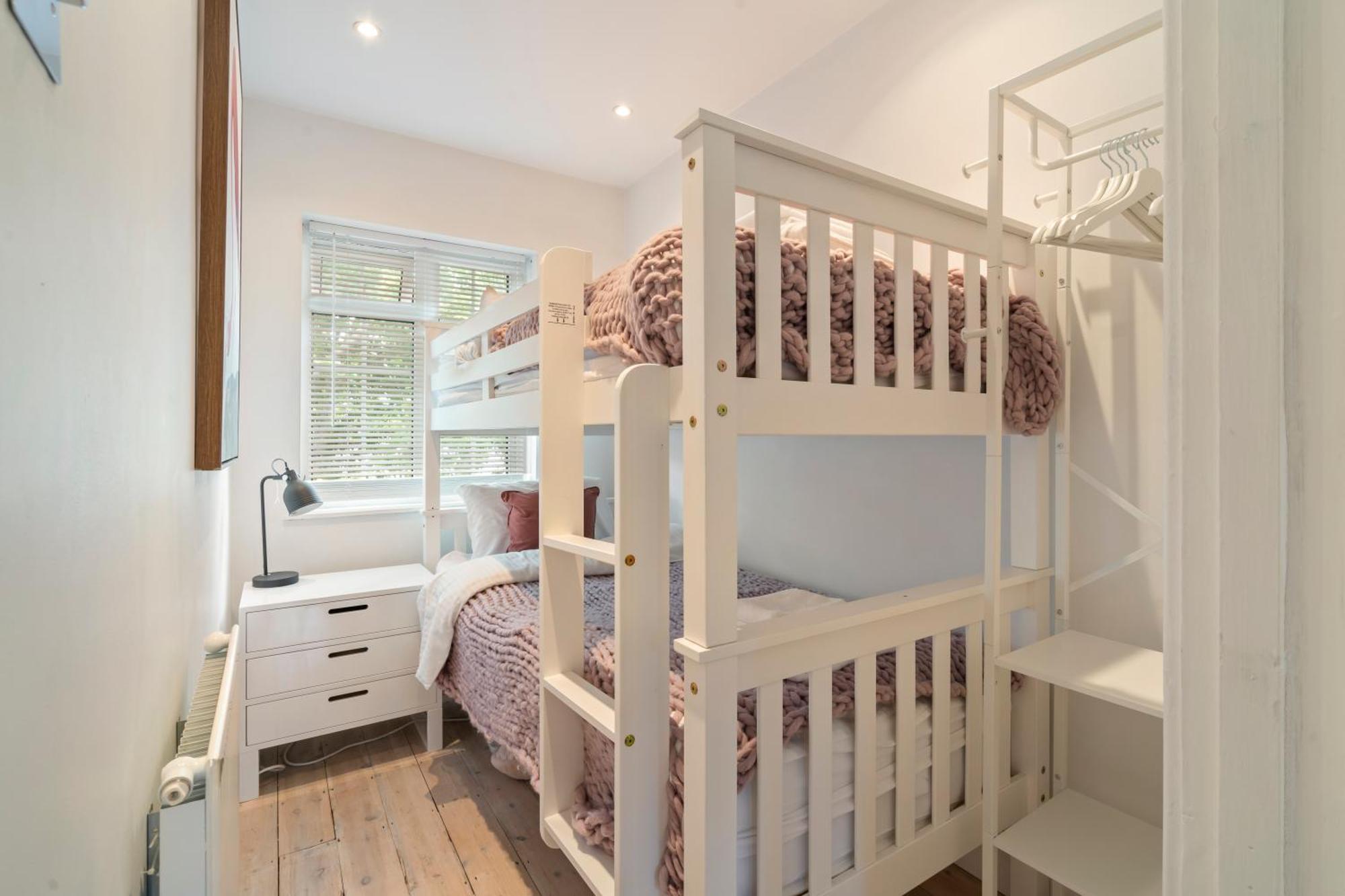 Holiday home Entire House In Wimbledon London