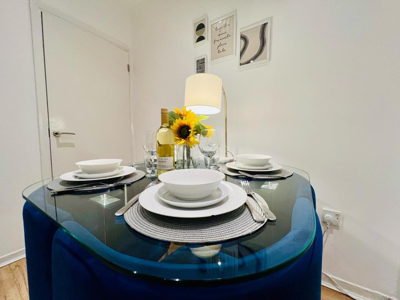 Gem - 2 Bed House, 6 Mins From Liverpool Street, Shops & Restaurants * London