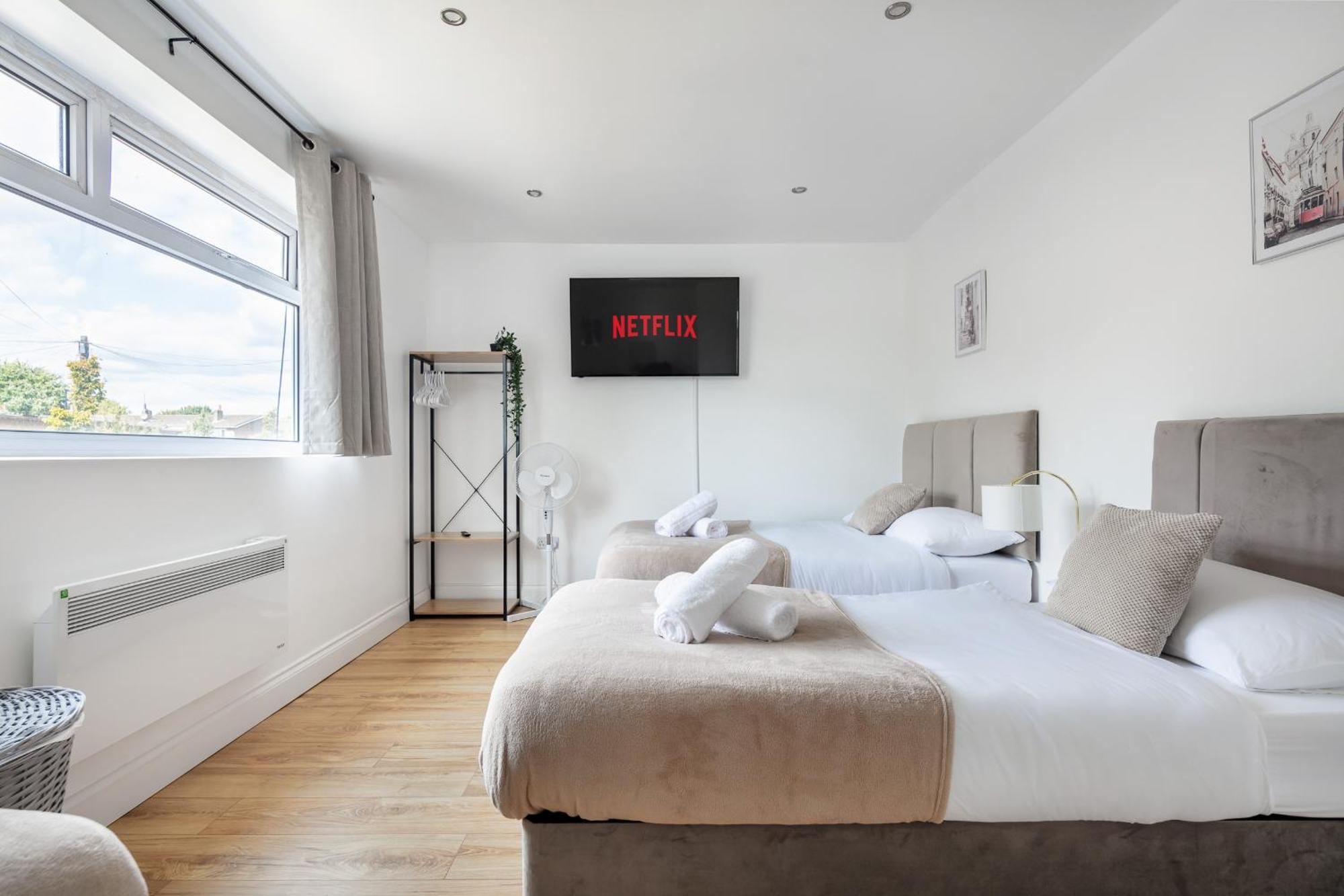 Gem - 2 Bed House, 6 Mins From Liverpool Street, Shops & Restaurants