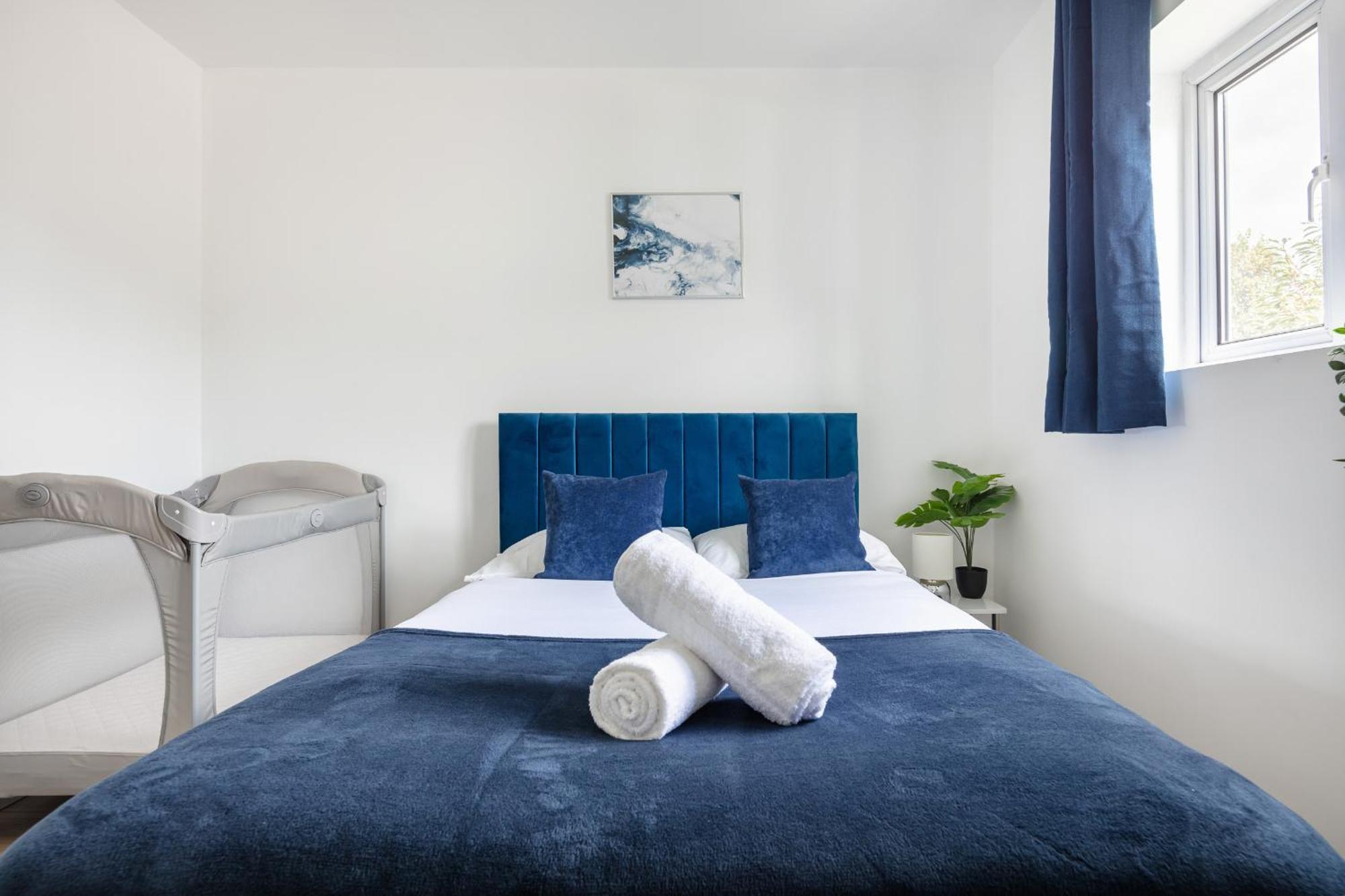 Holiday home Gem - 2 Bed House, 6 Mins From Liverpool Street, Shops & Restaurants London