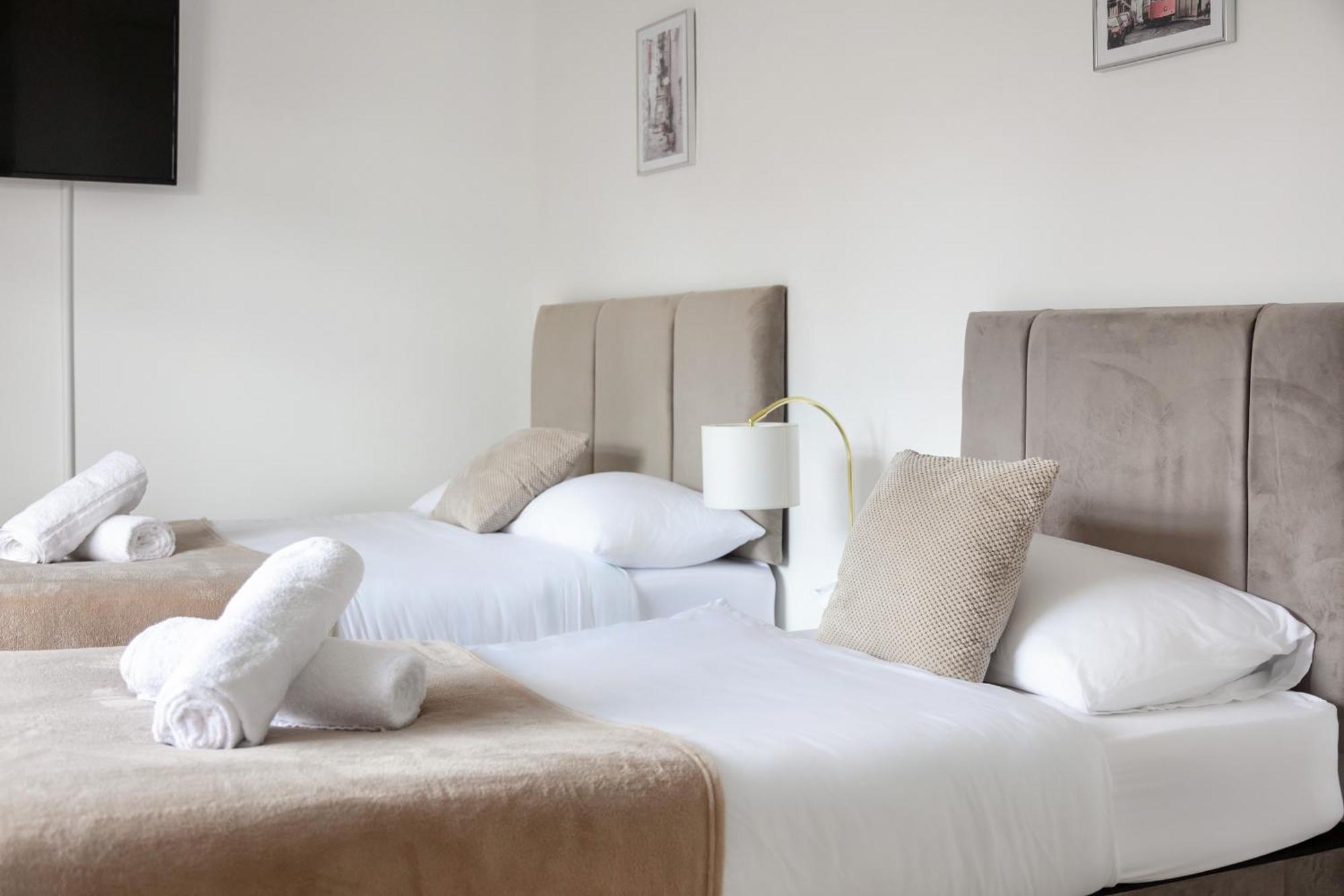 Gem - 2 Bed House, 6 Mins From Liverpool Street, Shops & Restaurants London