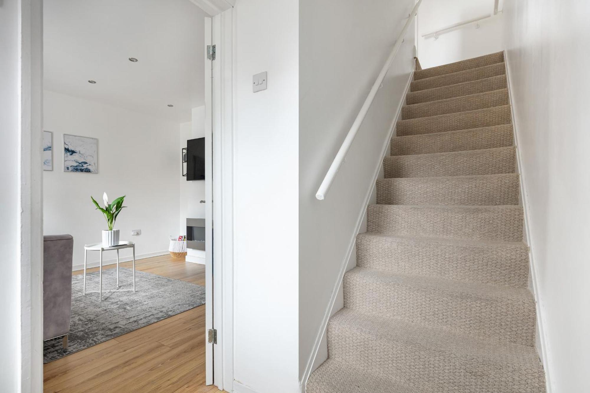 Gem - 2 Bed House, 6 Mins From Liverpool Street, Shops & Restaurants * London