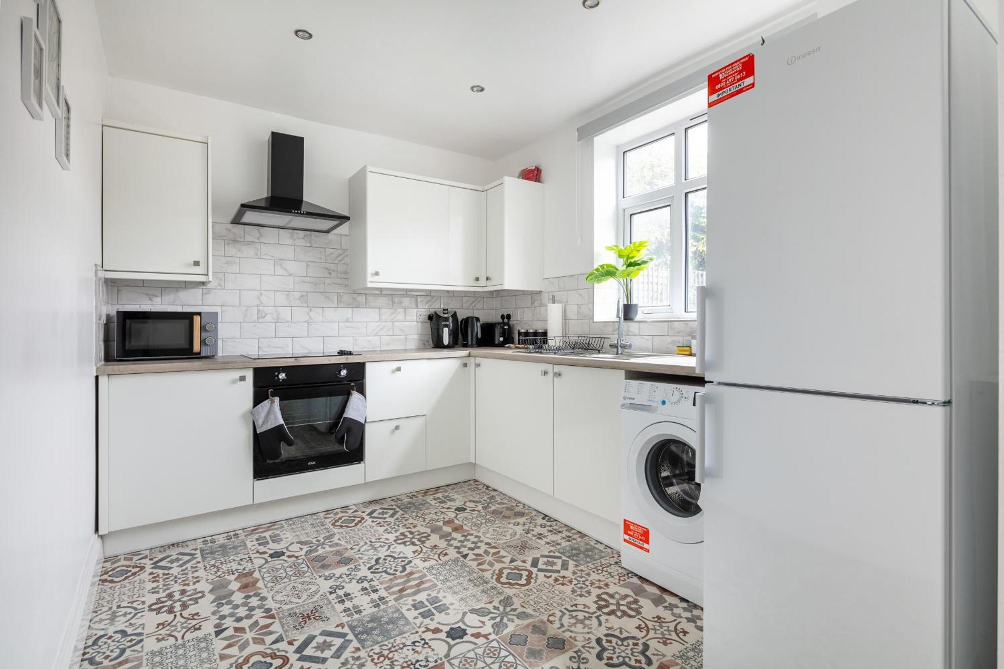 Gem - 2 Bed House, 6 Mins From Liverpool Street, Shops & Restaurants Ferienhaus London