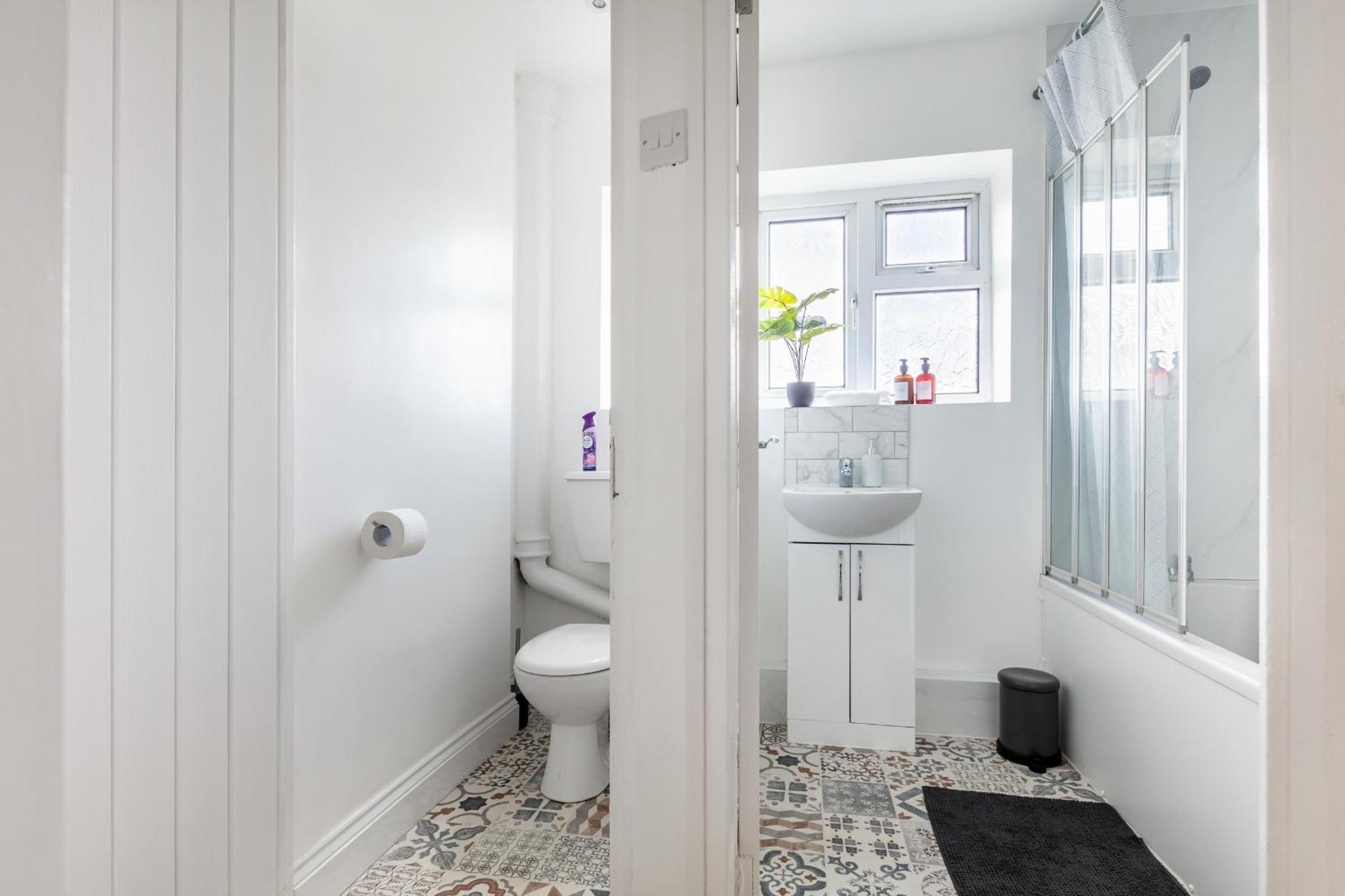 Gem - 2 Bed House, 6 Mins From Liverpool Street, Shops & Restaurants
