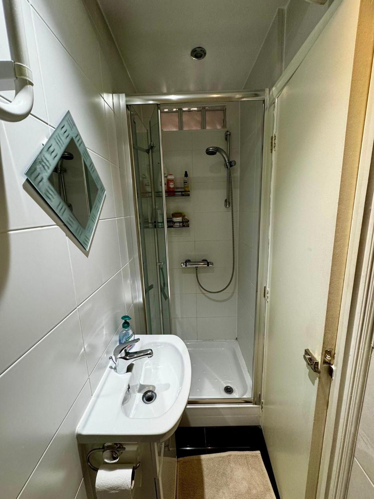 Amazing En-suite In Finchley Lägenhet