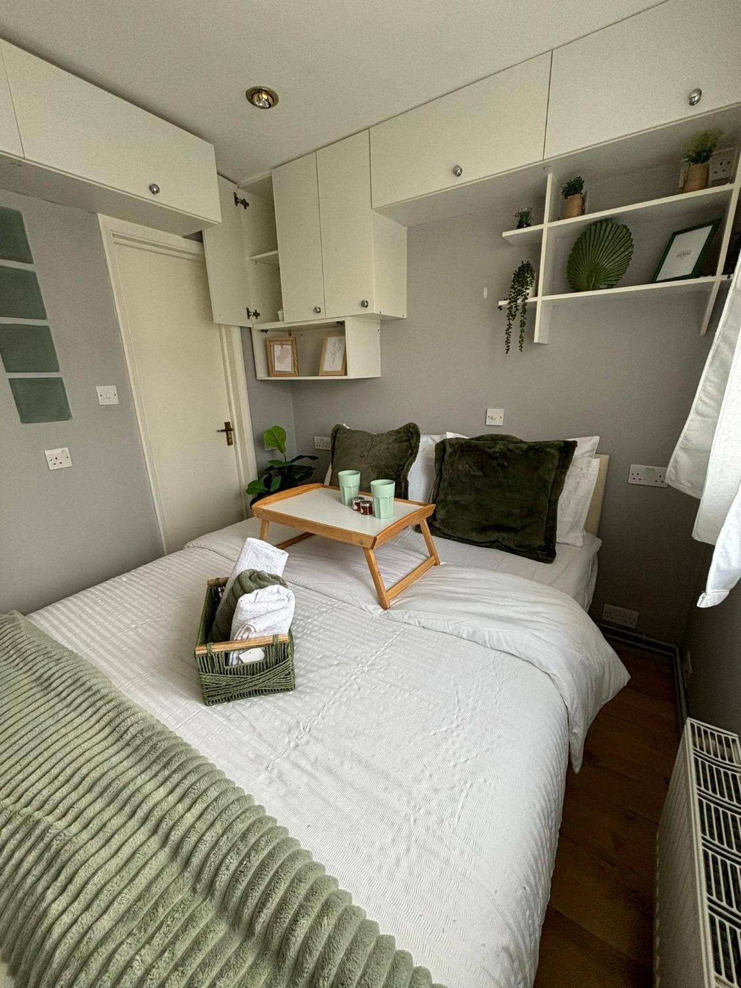 Lägenhet Amazing En-suite In Finchley London