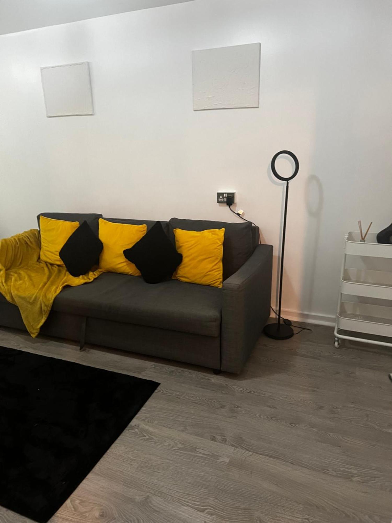 Stylish Near Excel London- Sleeps 4! * Londra