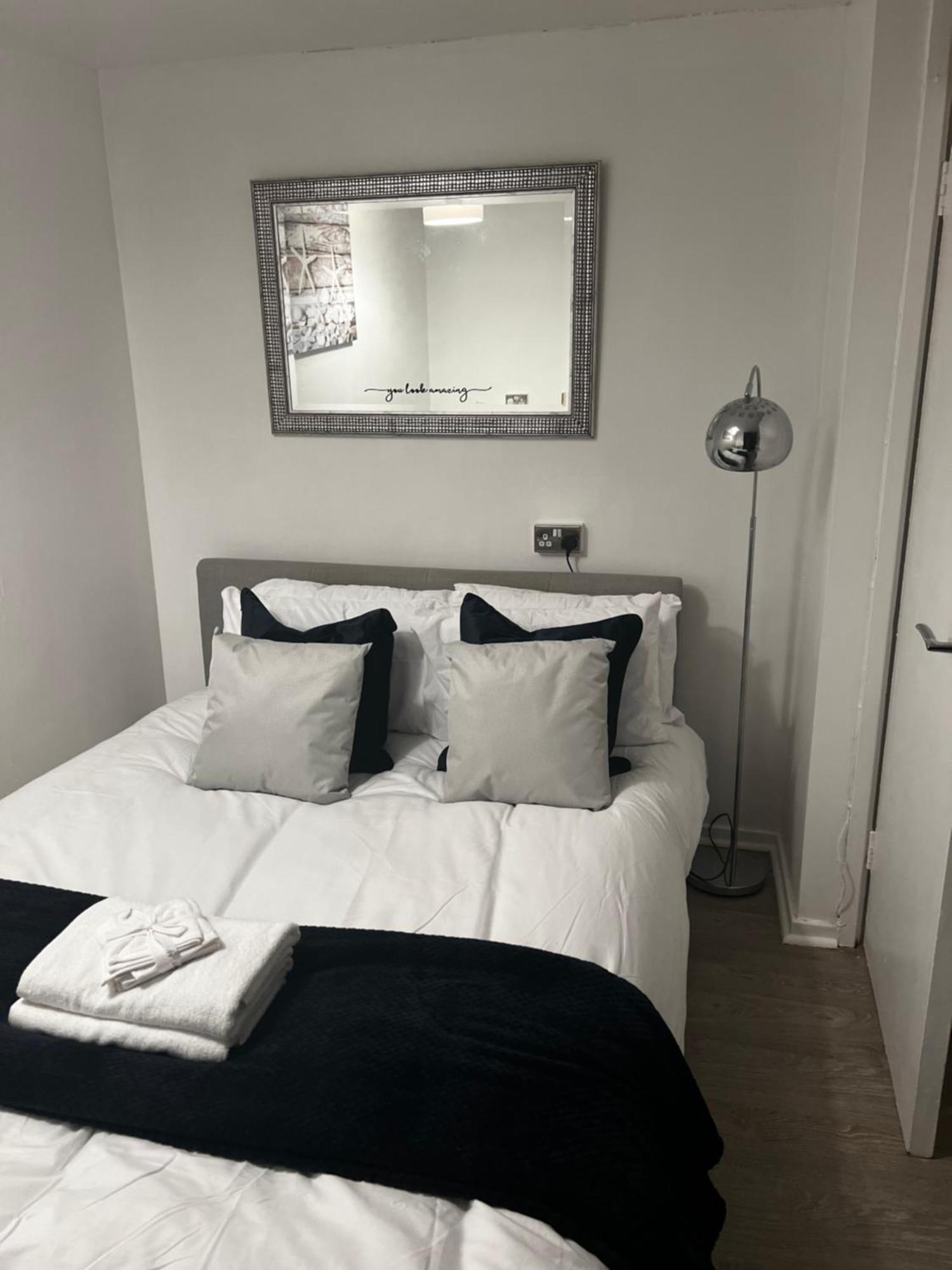 Stylish Near Excel London- Sleeps 4! Londra