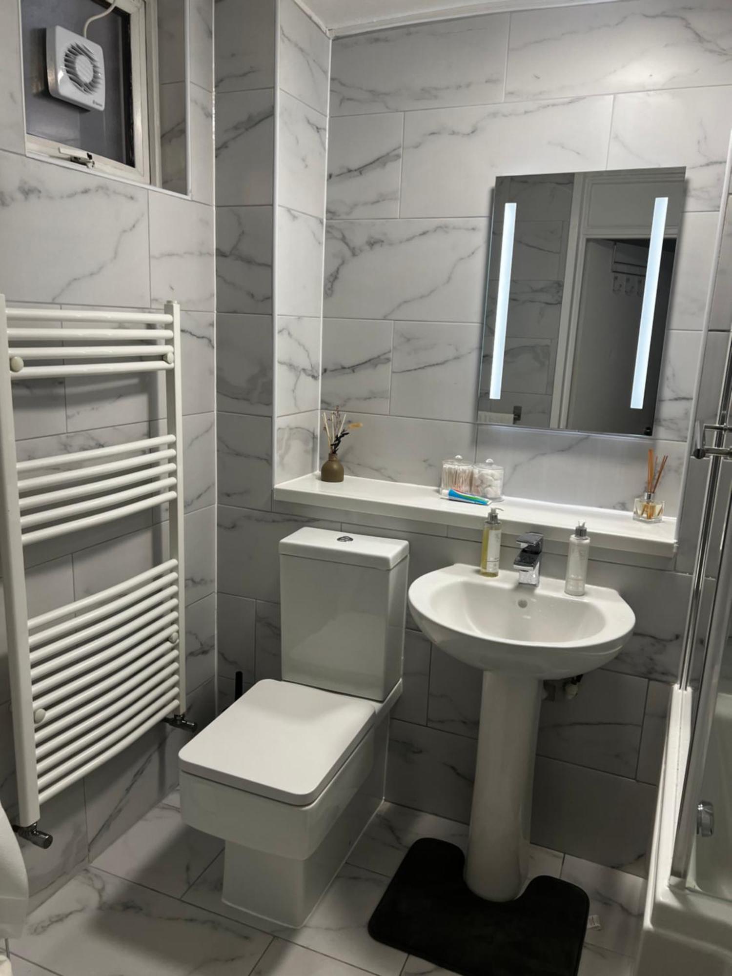 Stylish Near Excel London- Sleeps 4! Lägenhet London