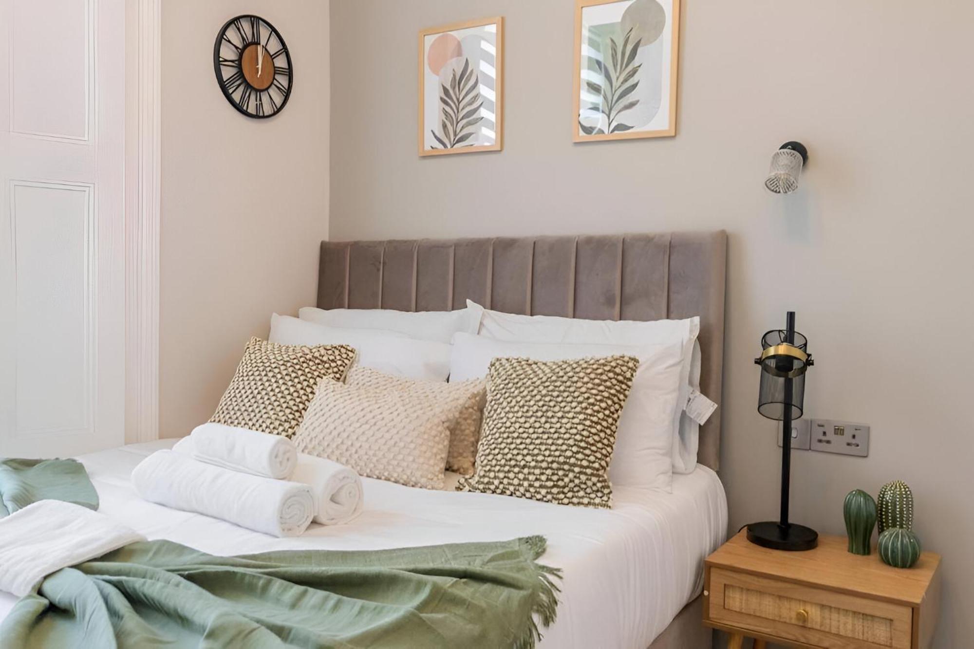 Bright And Airy With Minimalist Charm Appartement *