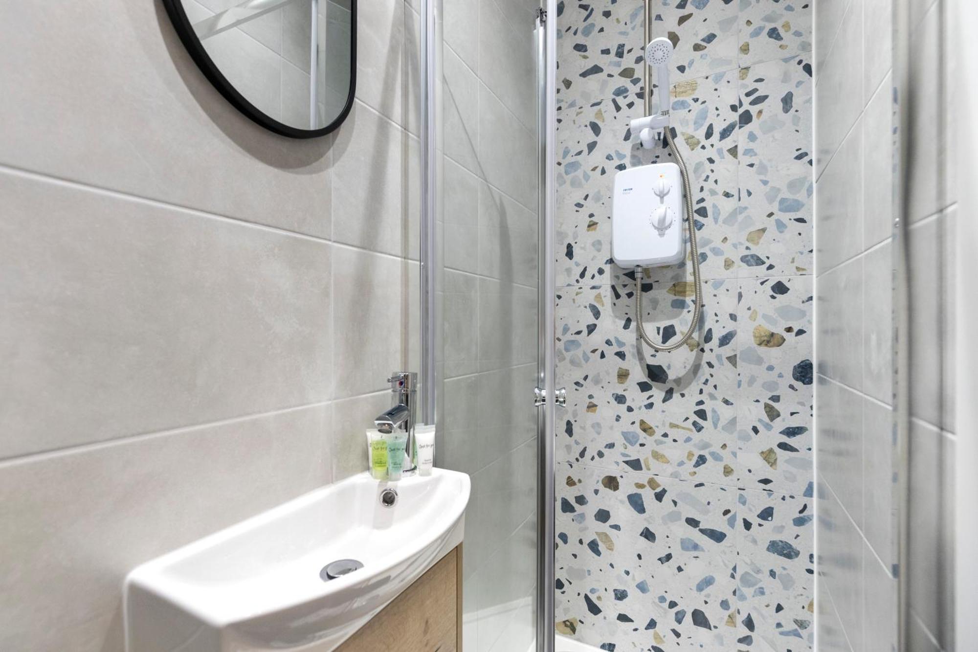 Bright And Airy With Minimalist Charm Lejlighed *