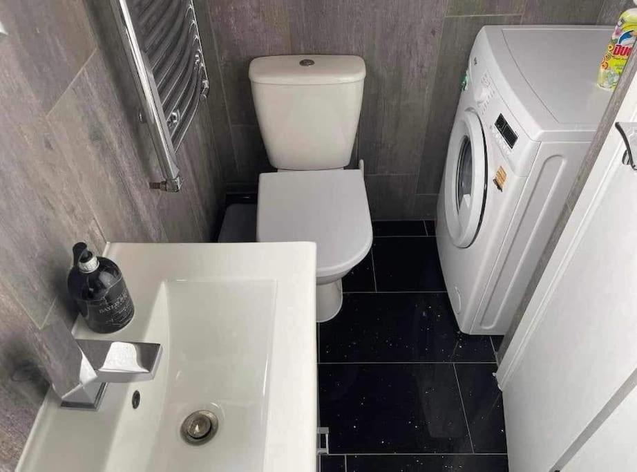 Dollis Hill One Bedroom Nw2 Lejlighed London