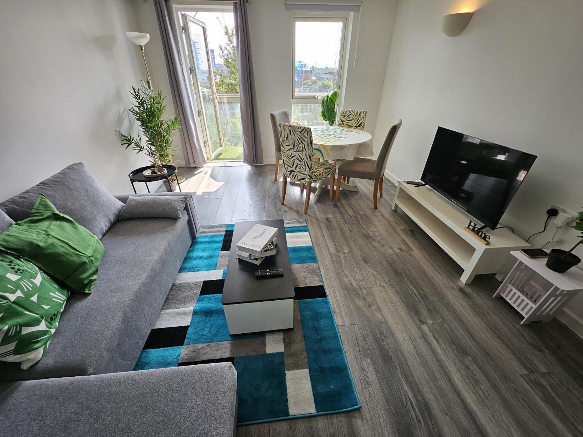 Luxury 2 Bedroom Apartment, Royal Docklands Excel Lägenhet *