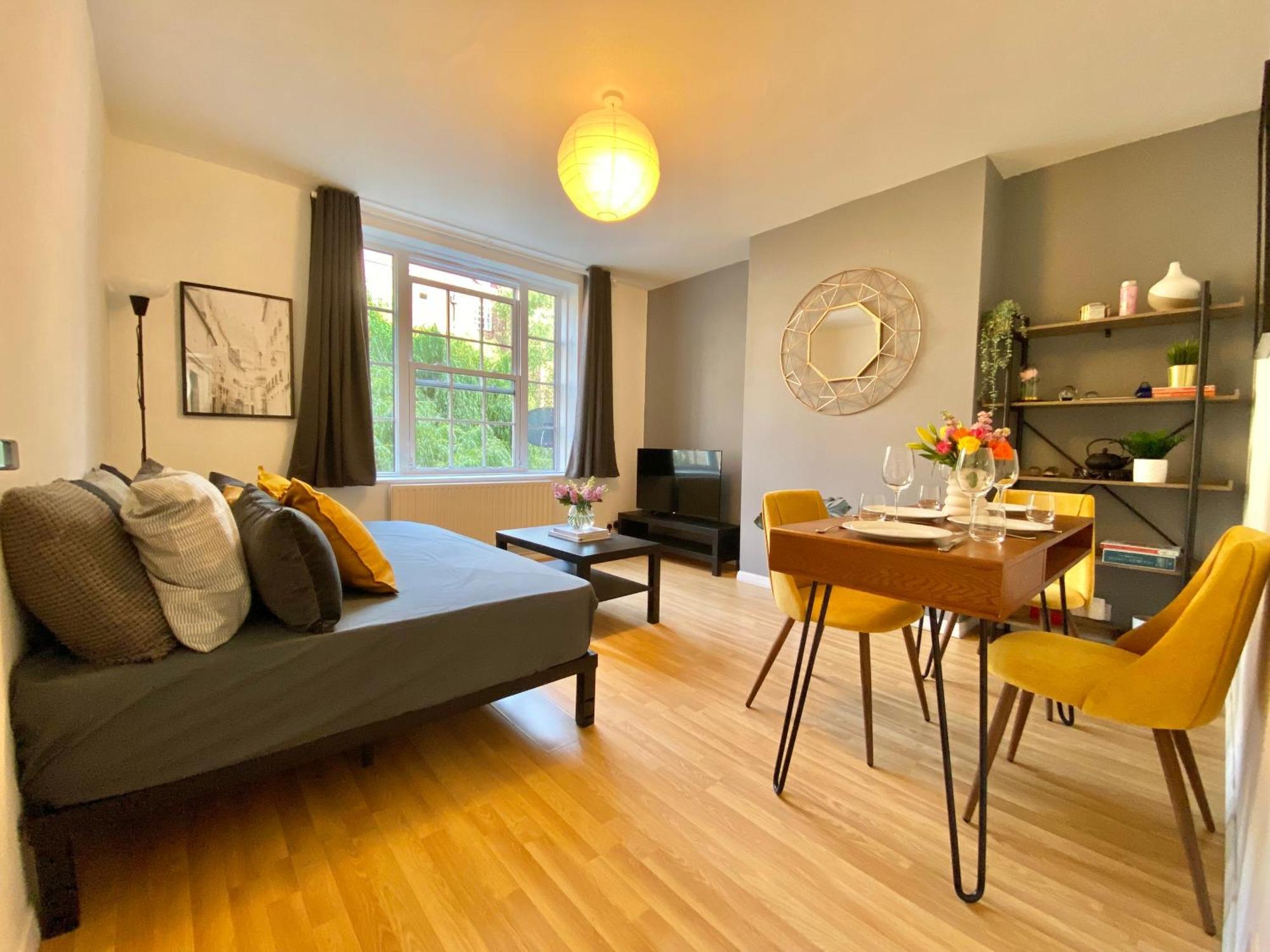 Waterloo Apartment *