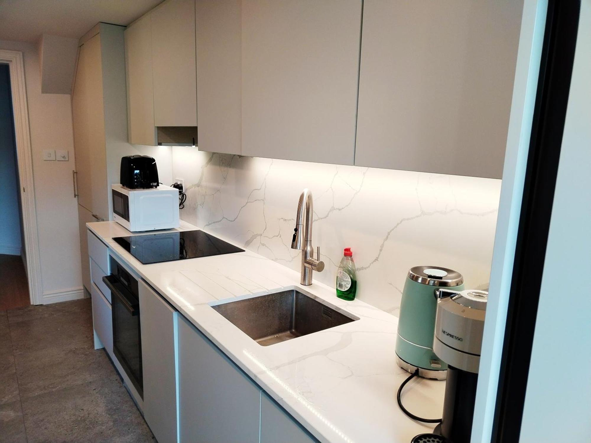 New Refurbished One Bed Flat In The West Lejlighed London