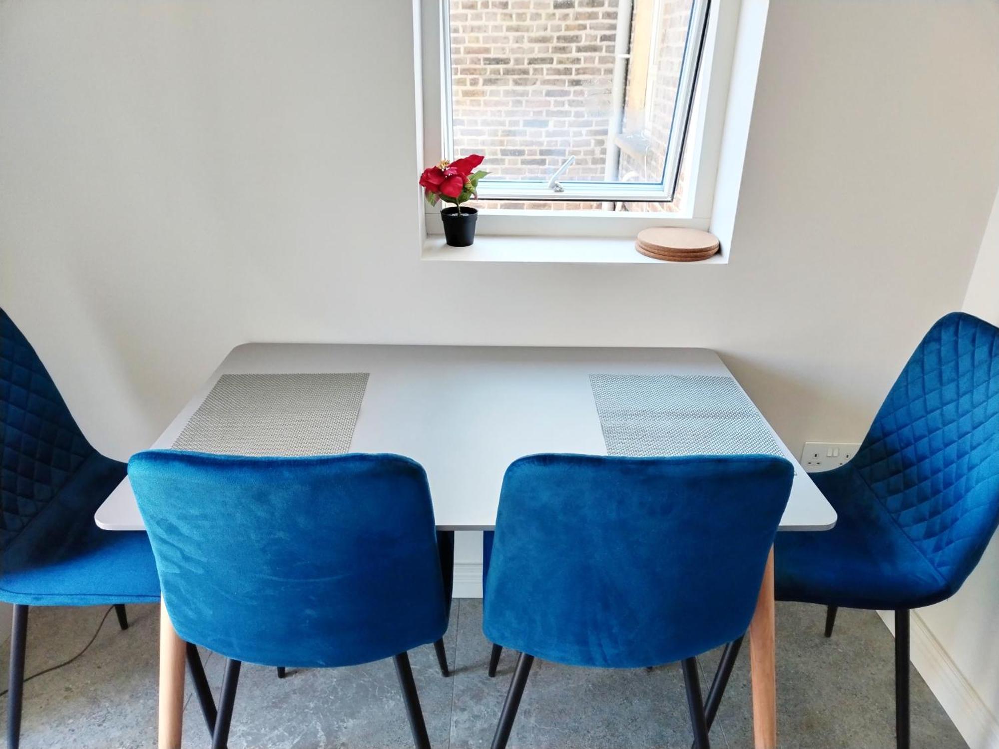 New Refurbished One Bed Flat In The West Lejlighed