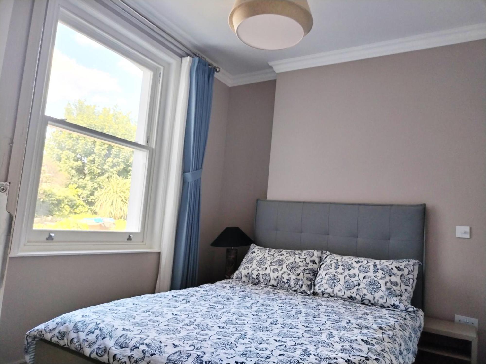 New Refurbished One Bed Flat In The West Lejlighed